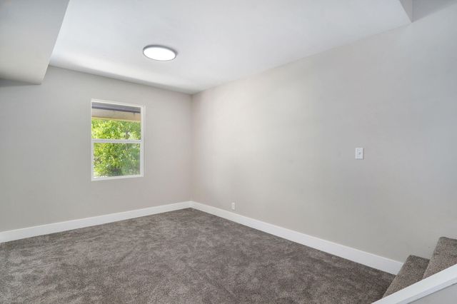 1616 N Hampton Avenue, Springfield, MO 65803