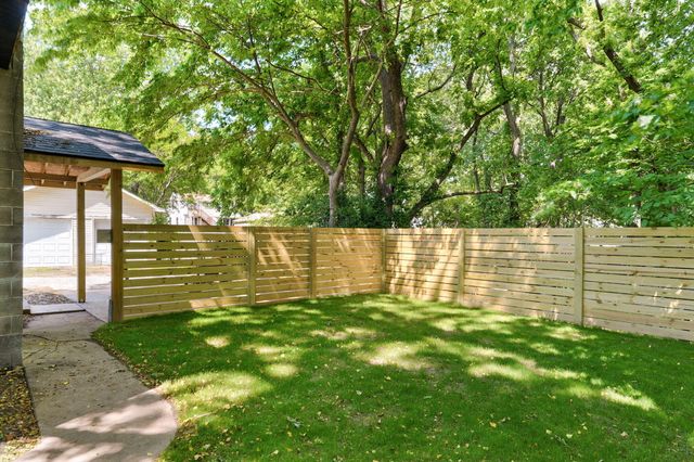 1616 N Hampton Avenue, Springfield, MO 65803