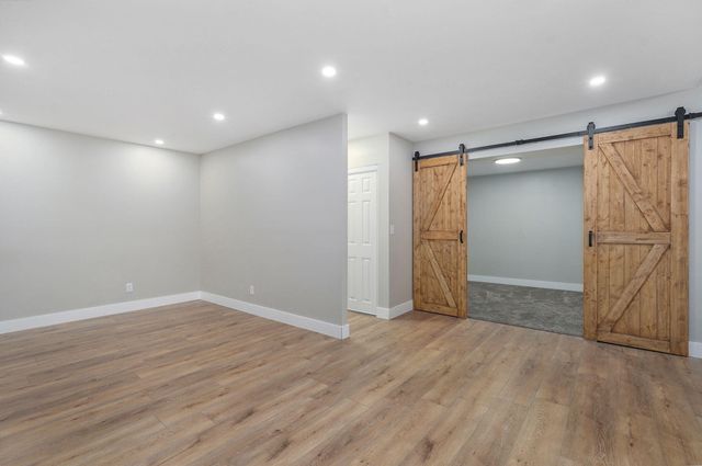 1616 N Hampton Avenue, Springfield, MO 65803