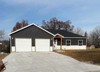 565 N White Oak St Street, Marshfield, MO 65706