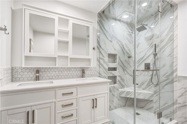4542 Willis Avenue 302, Sherman Oaks, CA 91403