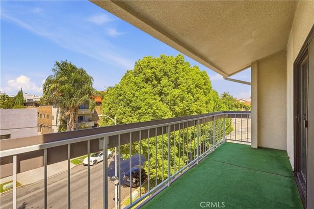 4542 Willis Avenue 302, Sherman Oaks, CA 91403