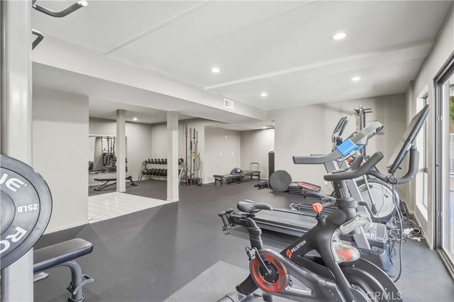 4542 Willis Avenue 302, Sherman Oaks, CA 91403