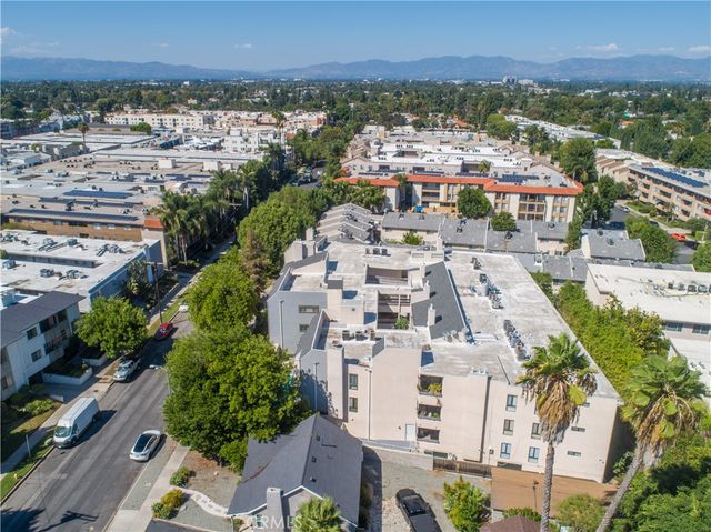 4542 Willis Avenue 302, Sherman Oaks, CA 91403