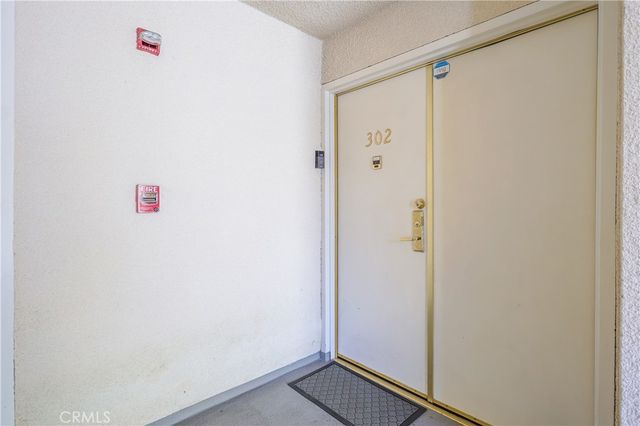 4542 Willis Avenue 302, Sherman Oaks, CA 91403