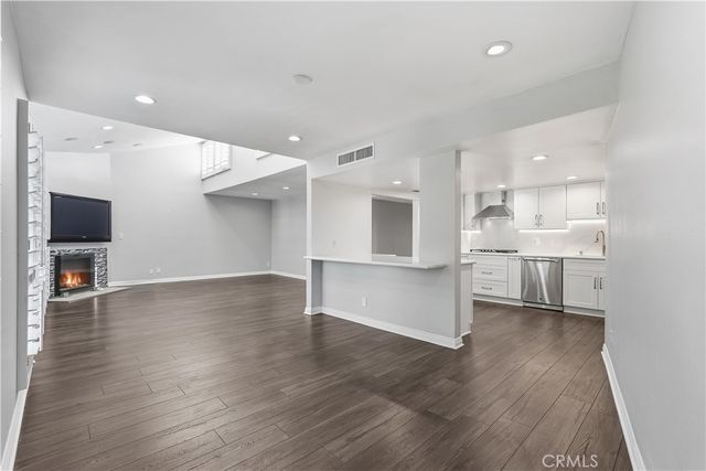 4542 Willis Avenue 302, Sherman Oaks, CA 91403