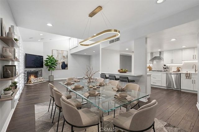 4542 Willis Avenue 302, Sherman Oaks, CA 91403
