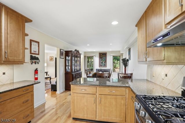 45 Mill Pond Rd, Woodland Park, NJ 07424