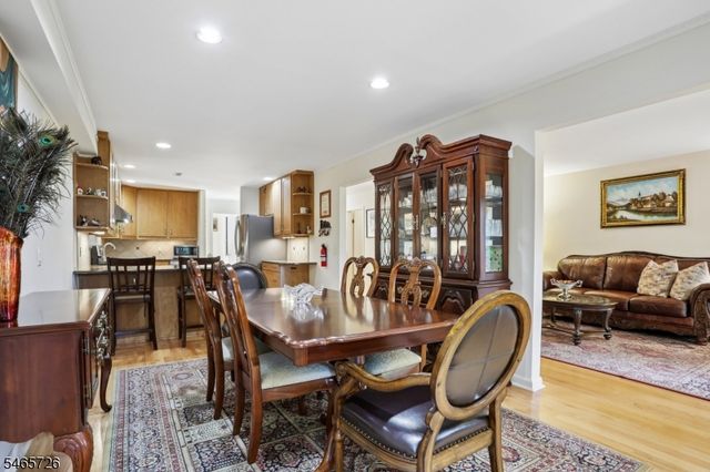 45 Mill Pond Rd, Woodland Park, NJ 07424
