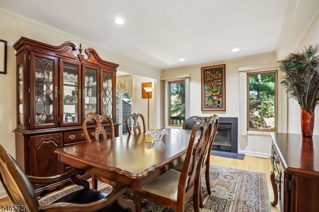 45 Mill Pond Rd, Woodland Park, NJ 07424