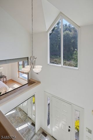 45 Mill Pond Rd, Woodland Park, NJ 07424