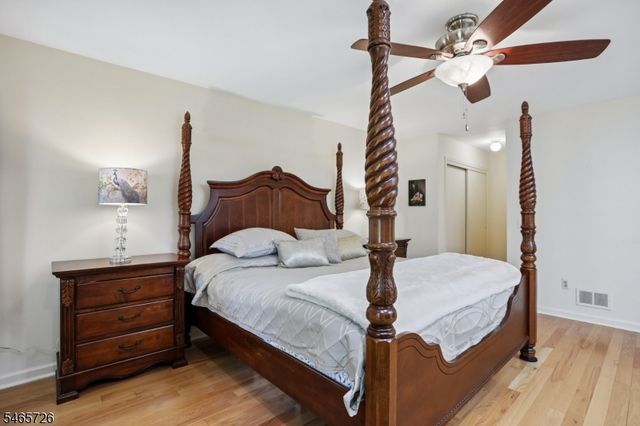 45 Mill Pond Rd, Woodland Park, NJ 07424