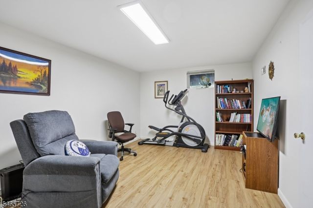 45 Mill Pond Rd, Woodland Park, NJ 07424