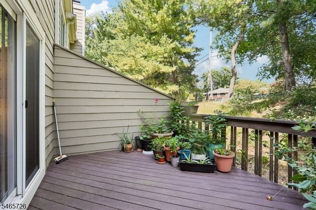 45 Mill Pond Rd, Woodland Park, NJ 07424