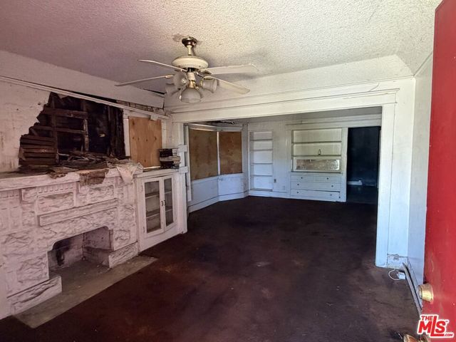 142 W 58th Street, Los Angeles, CA 90037