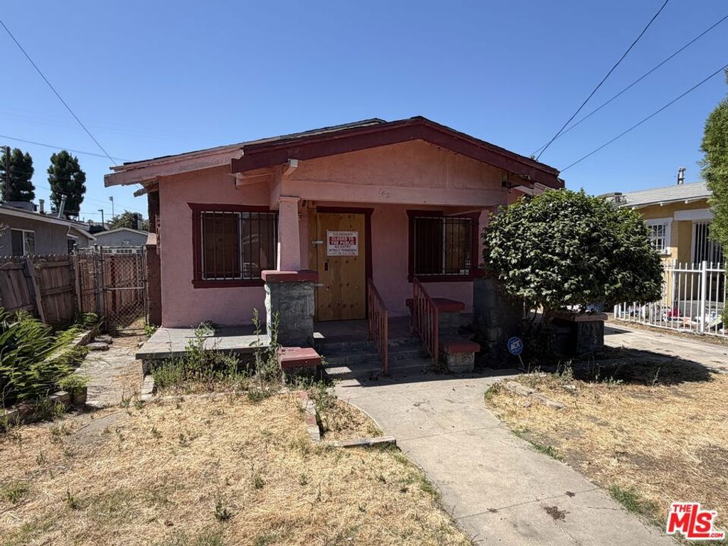142 W 58th Street, Los Angeles, CA 90037