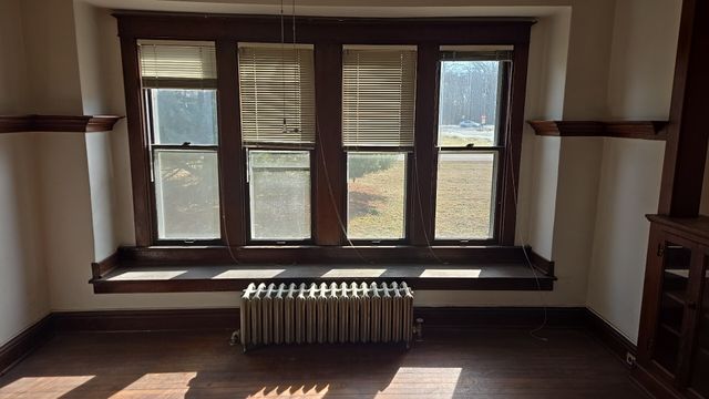 7 N State Street, Glenwood, IL 60425