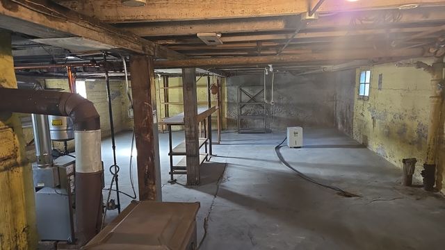 7 N State Street, Glenwood, IL 60425