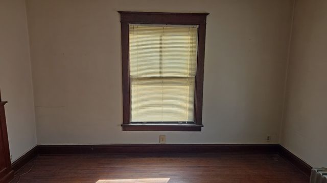 7 N State Street, Glenwood, IL 60425