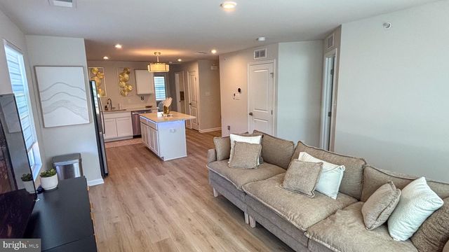 3819 POWELL RD, Brookhaven, PA 19015