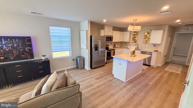 3819 POWELL RD, Brookhaven, PA 19015
