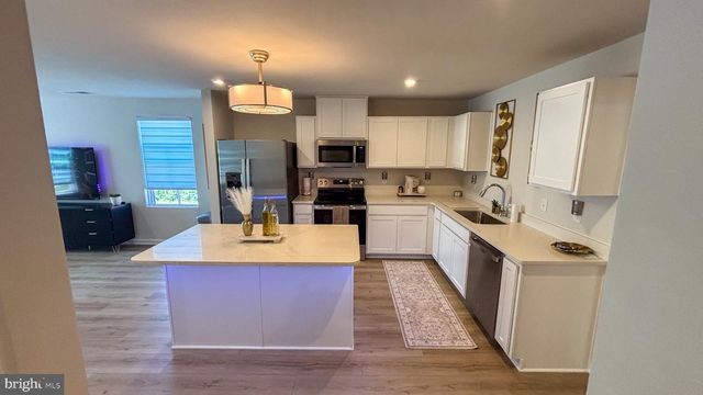 3819 POWELL RD, Brookhaven, PA 19015