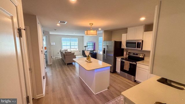 3819 POWELL RD, Brookhaven, PA 19015