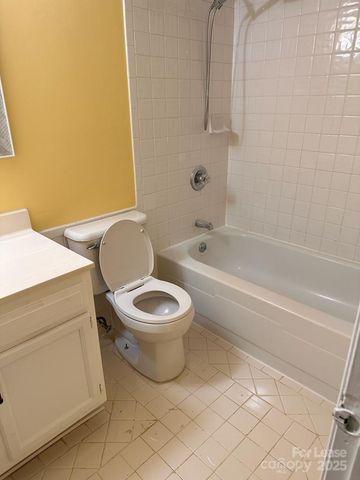 5808 Hunting Ridge Lane A, Charlotte, NC 28212