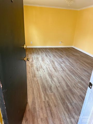 5808 Hunting Ridge Lane A, Charlotte, NC 28212