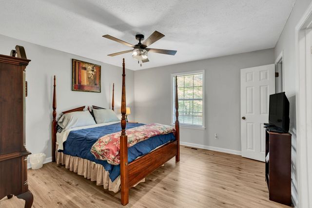 547 Busby Rd, Loretto, TN 38469