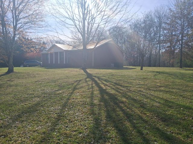 547 Busby Rd, Loretto, TN 38469