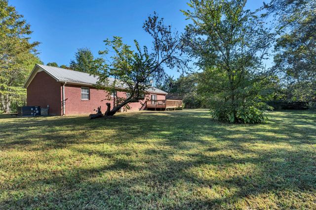 547 Busby Rd, Loretto, TN 38469