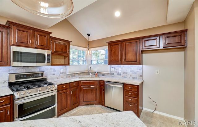 2128 Seven Oaks Drive, St Charles, MO 63303