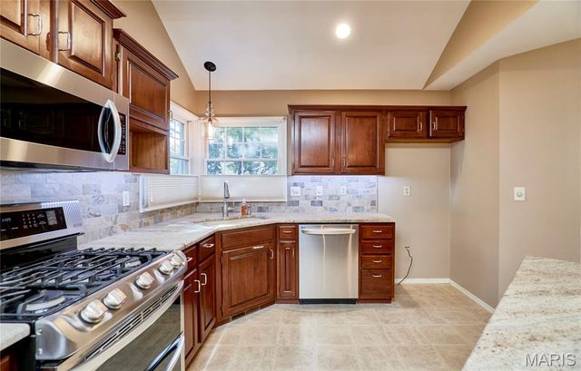 2128 Seven Oaks Drive, St Charles, MO 63303