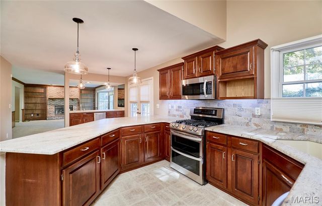 2128 Seven Oaks Drive, St Charles, MO 63303