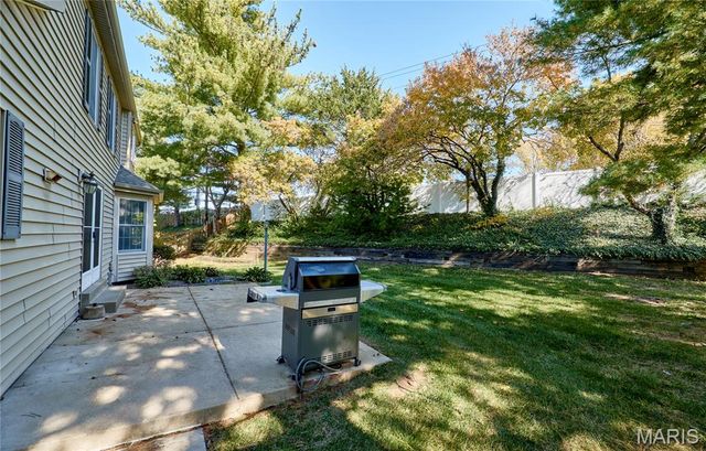 2128 Seven Oaks Drive, St Charles, MO 63303