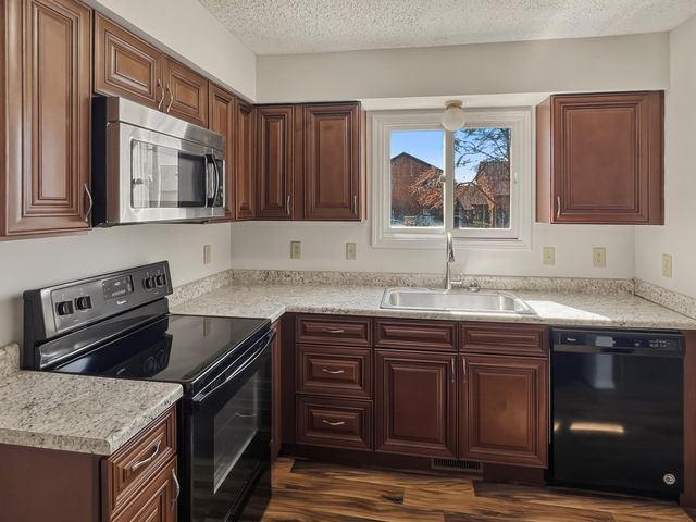 1707 E Walnut Lawn Street, Springfield, MO 65804