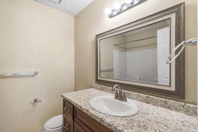 1707 E Walnut Lawn Street, Springfield, MO 65804