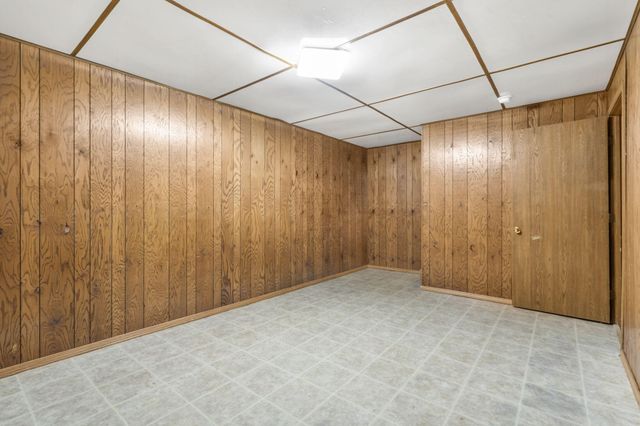 1707 E Walnut Lawn Street, Springfield, MO 65804