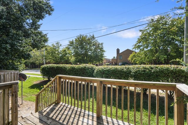 1707 E Walnut Lawn Street, Springfield, MO 65804