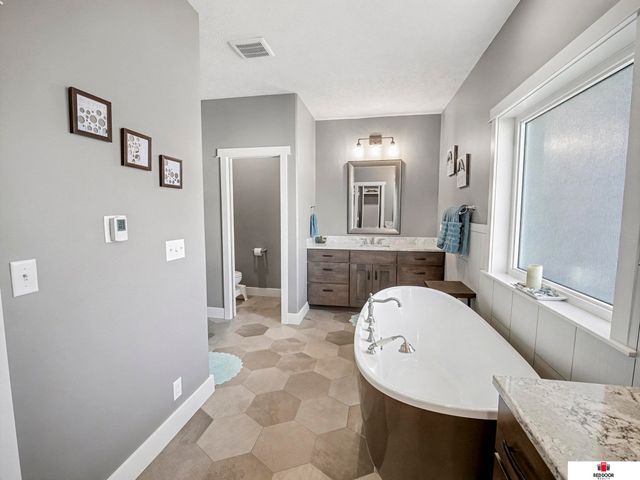 520 White Cap Bay, Lincoln, NE 68527