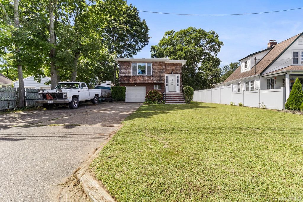 1320 Pine Acres Boulevard, Bay Shore, NY 11706 — photo 3