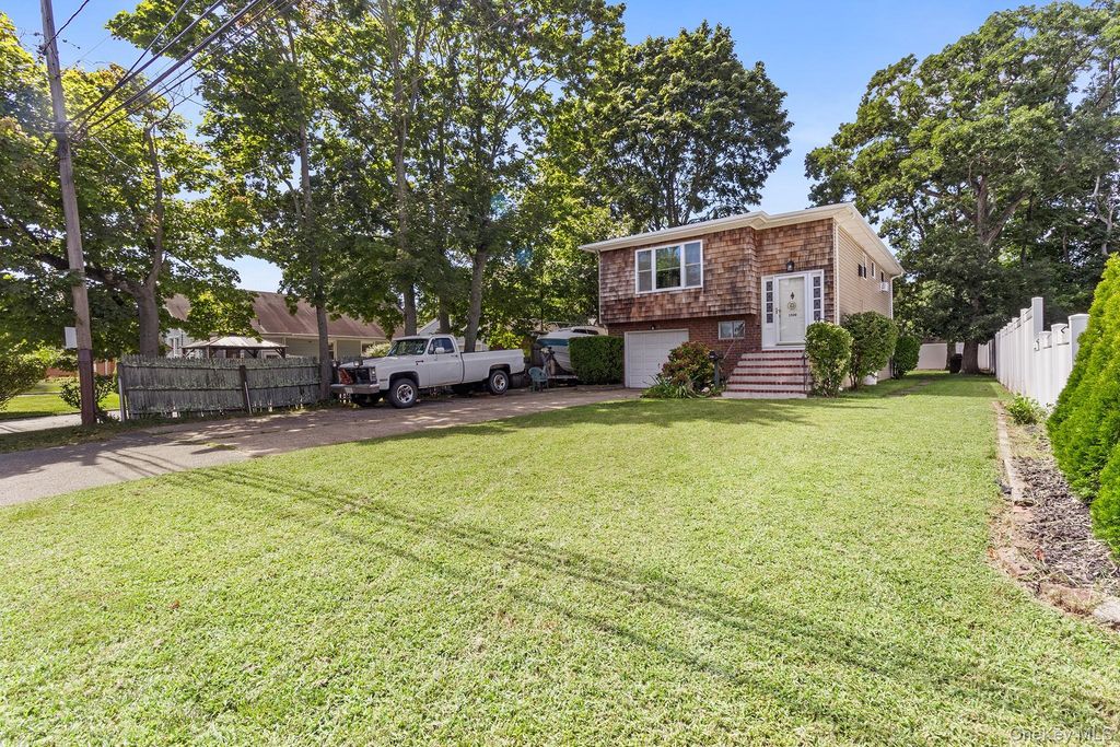 1320 Pine Acres Boulevard, Bay Shore, NY 11706 — photo 4