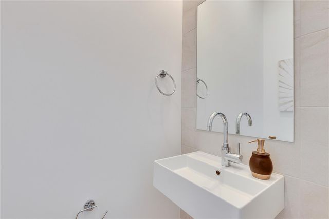 1118 W 7th ST 2B, Austin, TX 78703
