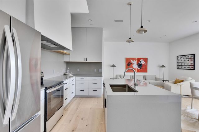 1118 W 7th ST 2B, Austin, TX 78703