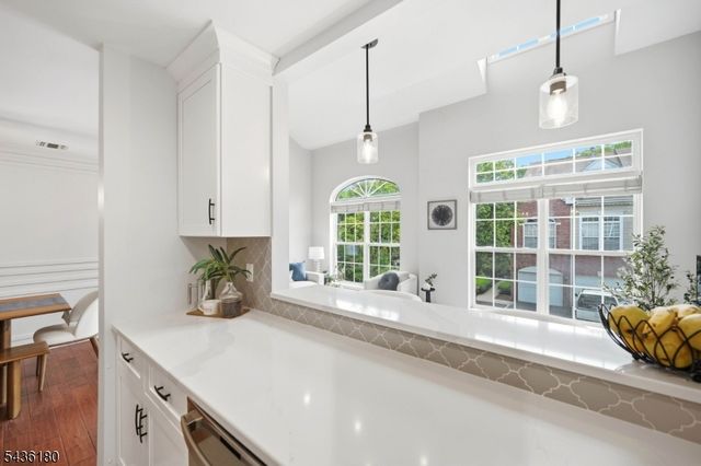 281 Riverwalk Way, Clifton City, NJ 07014