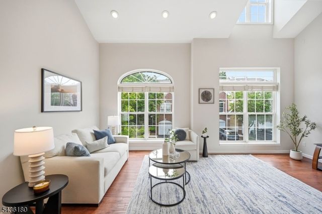 281 Riverwalk Way, Clifton City, NJ 07014