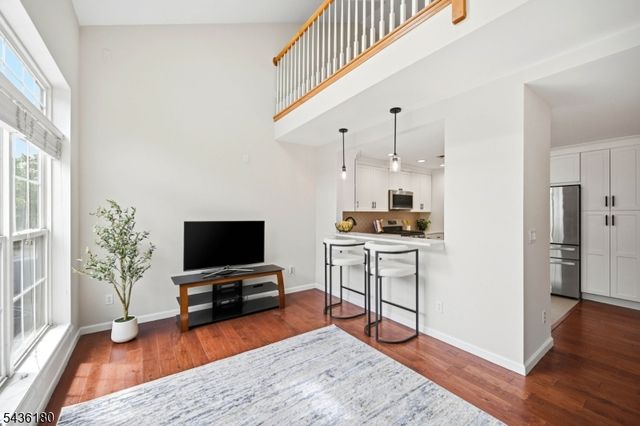 281 Riverwalk Way, Clifton City, NJ 07014