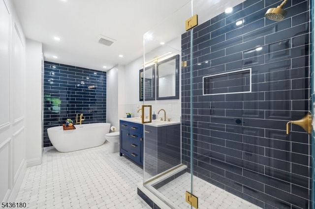 281 Riverwalk Way, Clifton City, NJ 07014