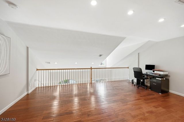 281 Riverwalk Way, Clifton City, NJ 07014